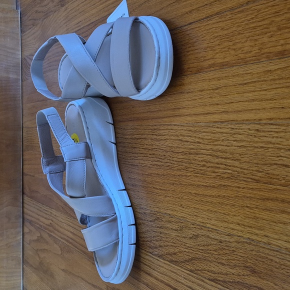 Rizoli Genuine Leather Women's Sandals,  size 9 NWOB - Picture 4 of 11